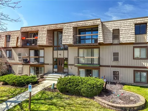 9830 Sunrise Blvd #S-21, North Royalton, OH 44133