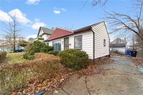 1386 E 185th St, Cleveland, OH 44110
