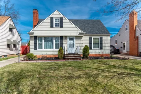 16460 Elderdale Dr, Middleburg Heights, OH 44130