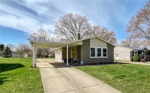 4242 Osage St, Stow, OH 44224