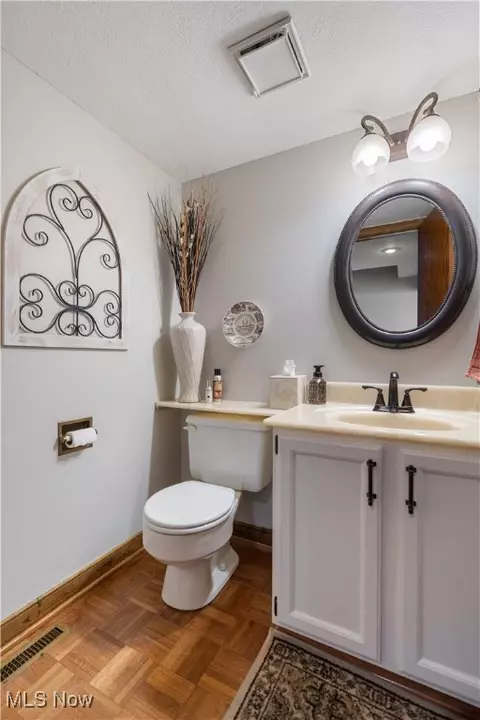 Bath - 3221 Mariners Island Dr NW #1E, Canton, OH 44708 photo 1 of 4