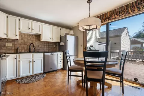 Kitchen - 3221 Mariners Island Dr NW #1E, Canton, OH 44708 photo 3 of 3