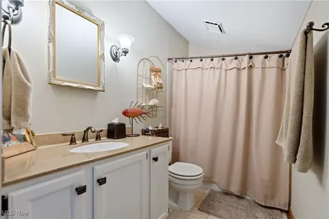 Bath - 3221 Mariners Island Dr NW #1E, Canton, OH 44708 photo 4 of 4