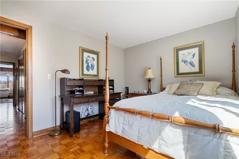 Bedroom - 3221 Mariners Island Dr NW #1E, Canton, OH 44708 photo 4 of 10