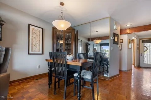 Dining - 3221 Mariners Island Dr NW #1E, Canton, OH 44708 photo 3 of 4