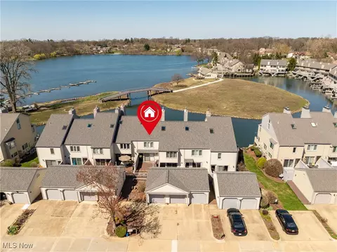 View/Area - 3221 Mariners Island Dr NW #1E, Canton, OH 44708 photo 4 of 6