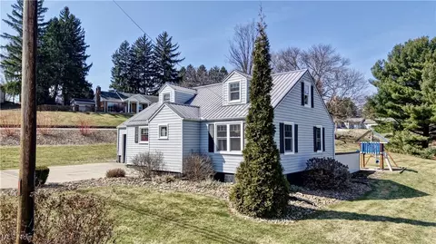 232 Church St SW, Sugarcreek, OH 44681
