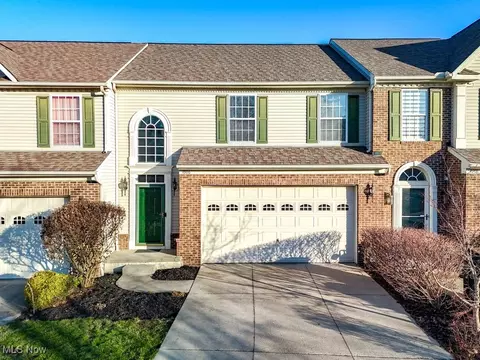 4906 Lake View Dr, Peninsula, OH 44264