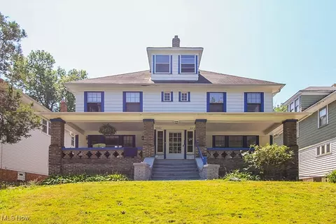 3240 Oak Rd, Cleveland Heights, OH 44118