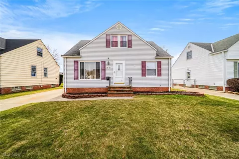 28916 Blissfield Dr, Willowick, OH 44095