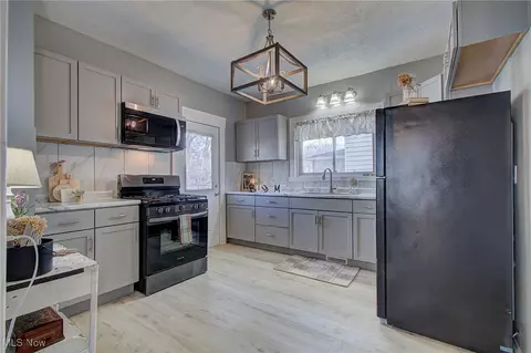 Kitchen - 2001 3rd St SE, Canton, OH 44707 photo 1 of 5