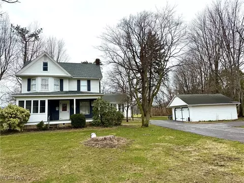 8985 Lakeshore Blvd, Mentor, OH 44060