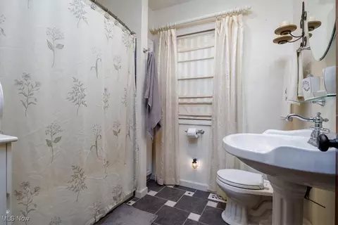 Bath - 3831 Cook Rd, Rootstown, OH 44272 photo 1 of 1