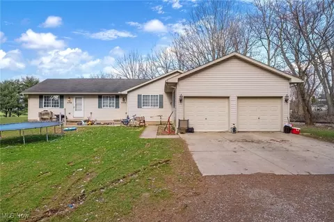 7714 Lynx Ave NE, Canton, OH 44721