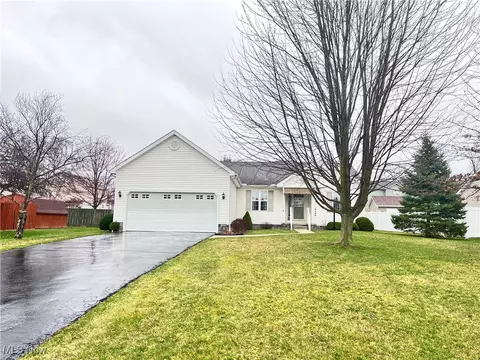 1173 Cross Dr, Austintown, OH 44515