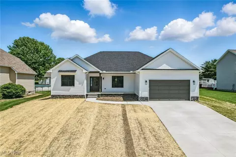 260 Michaels Ct, Cortland, OH 44410
