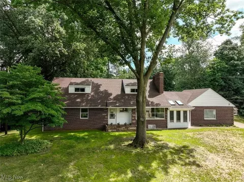 2911 Degruchy Dr, Silver Lake, OH 44224