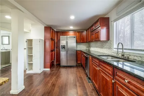 Kitchen - 1805 Keystone Rd, Parma, OH 44134 photo 3 of 3