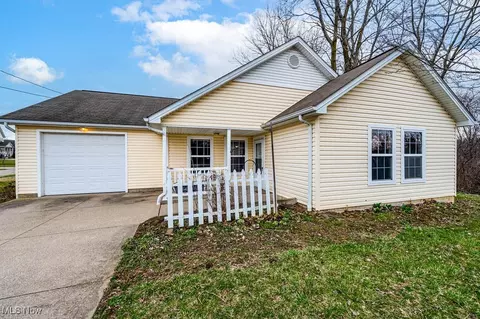1305 Elmside St, Alliance, OH 44601