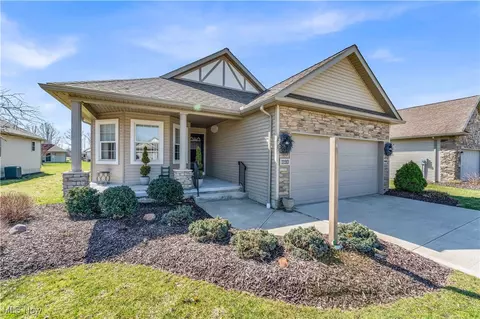 1120 Hunting Holw, Grafton, OH 44044