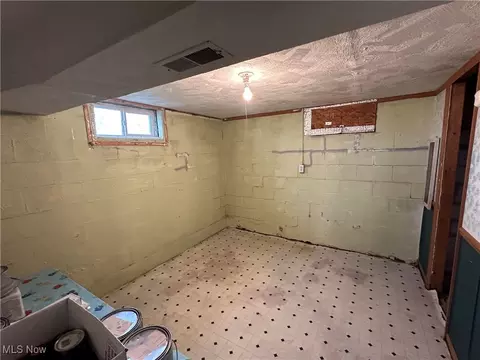 836 S Conwell Ave, Willard, OH 44890 photo 23