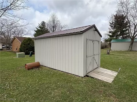 836 S Conwell Ave, Willard, OH 44890 photo 6