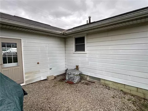 836 S Conwell Ave, Willard, OH 44890 photo 4