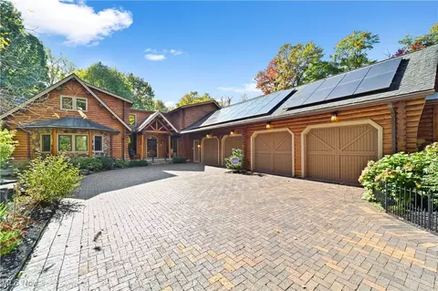 3182 Cannon Rd, Twinsburg, OH 44087