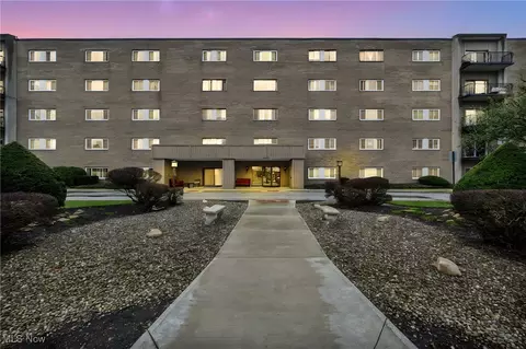20333 Detroit Rd #107, Rocky River, OH 44116