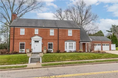 160 25th St NW, Canton, OH 44709