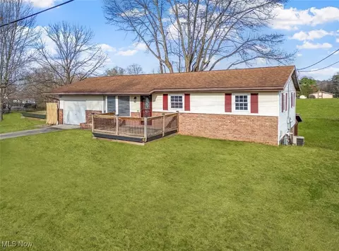 102 Summit Rd, Marietta, OH 45750
