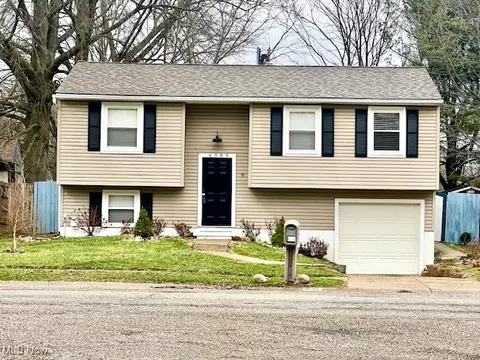 4989 SW Piccadilly St, Canton, OH 44706
