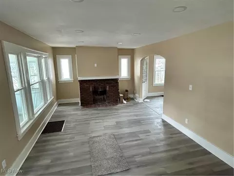 30221 Robert St, Wickliffe, OH 44092 photo 6