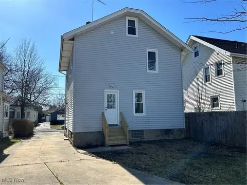 30221 Robert St, Wickliffe, OH 44092 photo 4