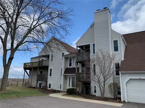 1217 W River Rd N #D2, Elyria, OH 44035