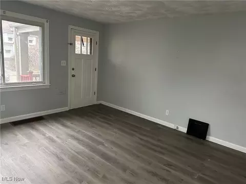 Living - 155 Beechwood Dr, Boardman, OH 44512 photo 1 of 2