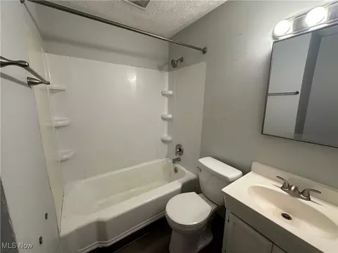 Bath - 155 Beechwood Dr, Boardman, OH 44512 photo 1 of 1