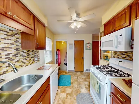 638 Cornell Ave, Elyria, OH 44035 photo 13