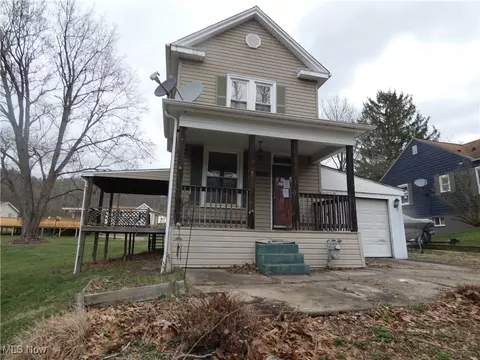 1253 Birch St, Bellaire, OH 43906