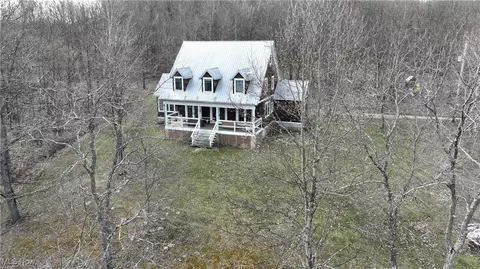 2284 Panama Rd SE, Carrollton, OH 44615