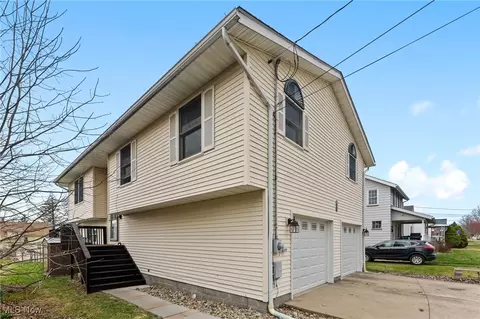 836 Lawrence Ave, Girard, OH 44420