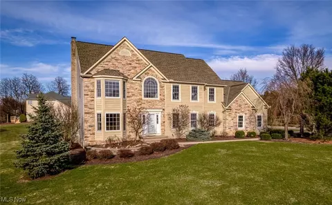 28685 Blue Pond Trl, Solon, OH 44139