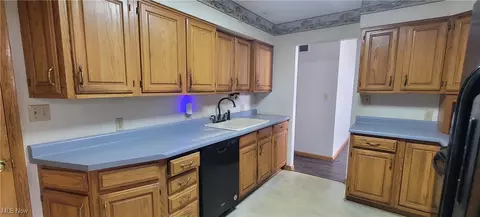 712 Circle Dr, Belpre, OH 45714 photo 11