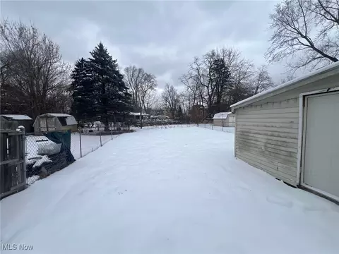 121 Monroe St, Elyria, OH 44035 photo 10
