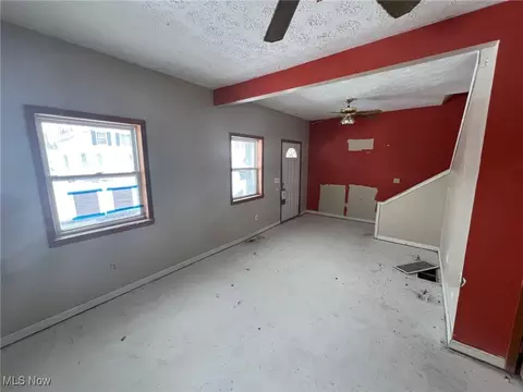 121 Monroe St, Elyria, OH 44035 photo 2
