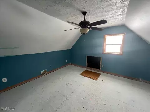 121 Monroe St, Elyria, OH 44035 photo 6
