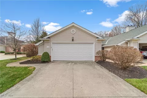 18 Community Dr, Avon Lake, OH 44012