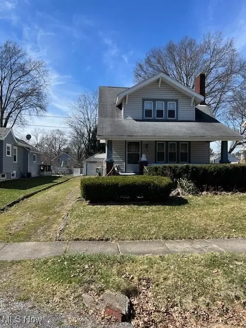 2766 Tifft St, Cuyahoga Falls, OH 44221