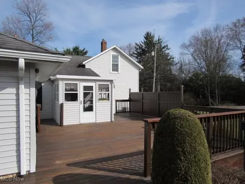 233 Burbank St, Creston, OH 44217 photo 2