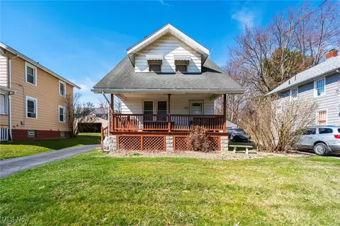 741 5th St, Struthers, OH 44471